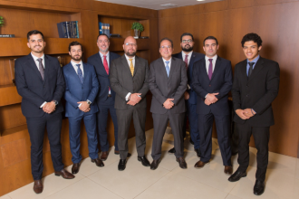 Durante a recuperação judicial, as execuções em curso são suspensas para garantir fôlego financeiro e preservar a continuidade das atividades empresariais, explica Rodrigo Gonçalves Pimentel.