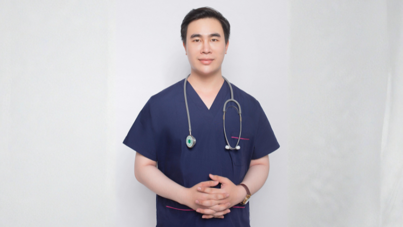 Dr. Haeckel Cabral avalia o impacto funcional e estético da abdominoplastia com diástase.