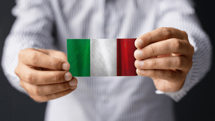 Ao analisar a Itália de norte a sul, Alberto Toshio Murakami explica como cada região preserva tradições próprias que refletem identidades locais únicas.