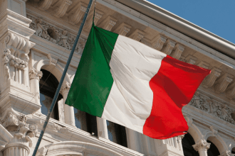 Alberto Toshio Murakami destaca como as tradições regionais italianas se transformam do norte ao sul do país, revelando diversidade cultural, histórica e gastronômica.